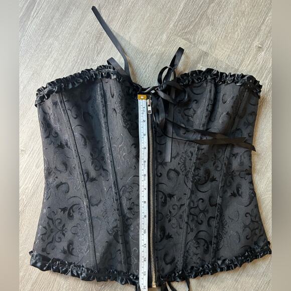 black silky floral intricate  corset with ties- silver hardware- no brand - Picture 7 of 13